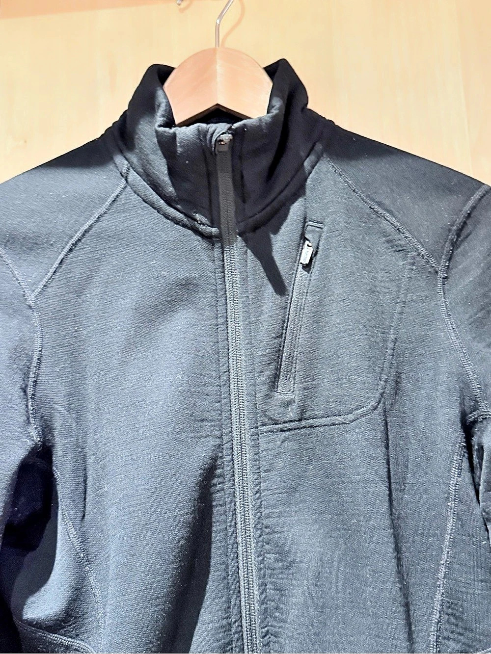 Icebreaker Merino Wool Black Performance Jacket: Size Women Large